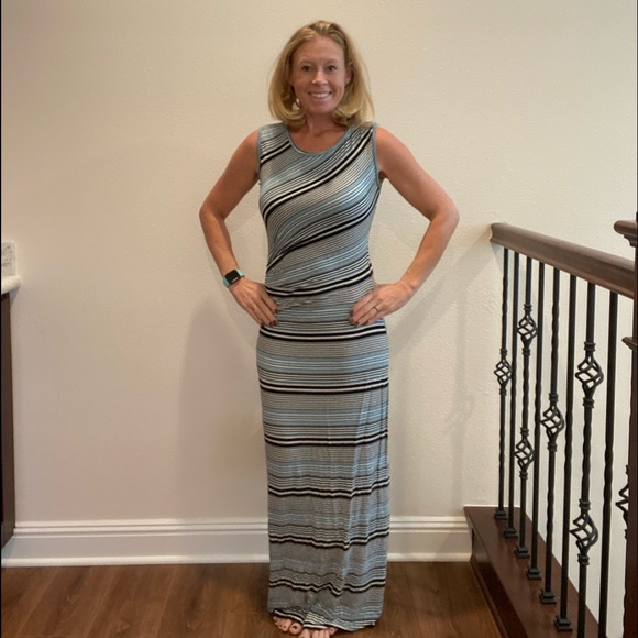 Max Studio Dresses & Skirts - 5/25 Max Studio Maxi Dress Size Medium